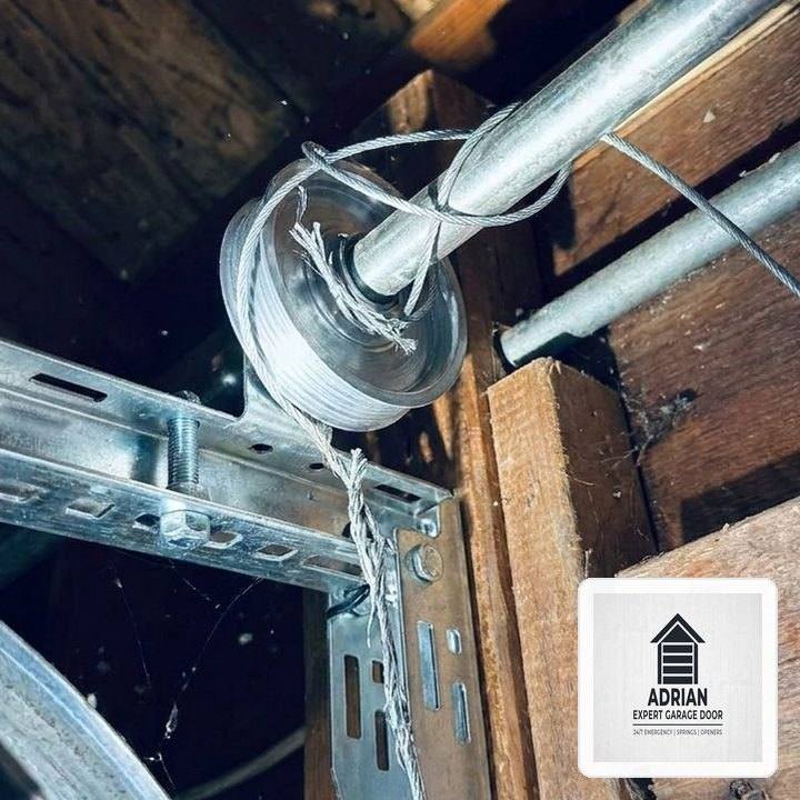 Adrian Expert Garage Door in Maple Valley, WA: Heavy-Duty Steel Section Strut & 11-Gauge Hinge Reinforcement - Maple Valley, WA